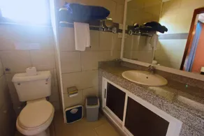 Carliza Hotel - Guest Room - Image 2