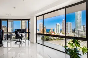 Luxurious 2BR Surfers Paradise Getaway - Image 5