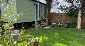Beautiful shepherd’s hut - Image 4