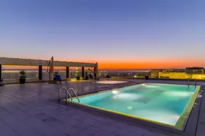 Majestic Retreat | 1BR Dubai - Image 3