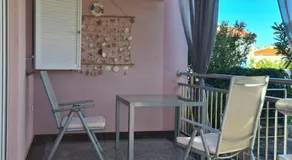 Apartament REMCA w/ private yard + PARKING - Image 3