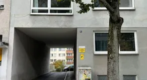 ModernesMiniZimmer-Stadtnah-SelfCheckIn-Parkplatz - Image 4