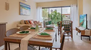 Condo Verde Oasis - Central 2 bedroom with pool, gym, private terrace - At Veranto Condos - Image 3