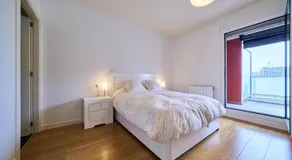 Family Retreat with Views, Terrace & Parking - Image 2