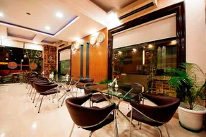 Hotel Le Cadre - Image 2