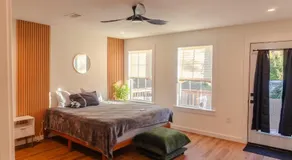 Cozy Downtown Cottage 10 Mins to Pcola Beach - Image 2