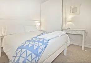 Beautiful Aberdovey Seafront Apartment 2 - Image 5