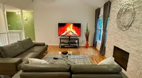 Modern Luxe Retreat near Braves Fast WiFi and Parking - Image 3