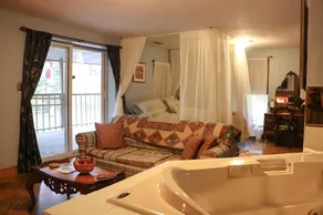 Lil Black Bear Inn - Image 2