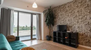 Lagoon Park Apartments with Beach View - Image 2