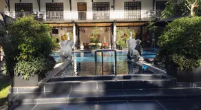 Hotel Flower Garden - Image 3