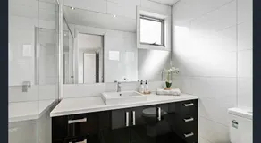 Room in Newport Modern townhouse - Walk to stunning ocean view - Image 2