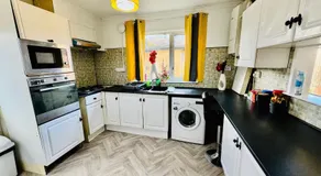 Birmingham 3 bedrooms- Sleeps 6- Free parking - Image 4