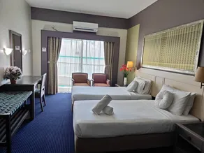 Seaview Deluxe Rainbow Paradise Tg Bungah 6pax - Image 2