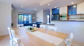 7 Steps to Beach Seaside Serenity 4BR with 2 Car Bays - Image 3