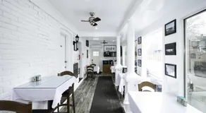 Serene Niagara Inn - Image 4