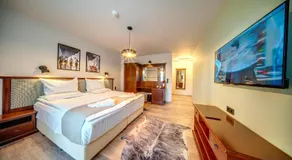 Mountain Lake Hotel - Image 2