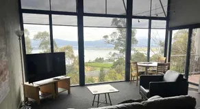 The Tamar Ridge Apartment 10 - King Suite Amazing River Views - Image 2