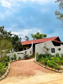 Lavung Village - Image 2