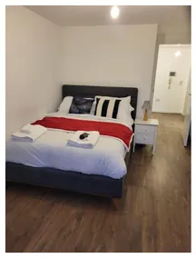 Supremely Posh 2 bed room flat in Dartford Parking, Balcony - Image 5