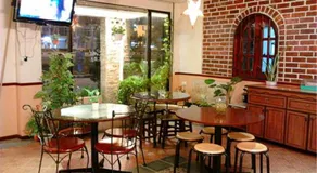 Floral Hotel - Image 3