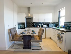 Bury Centre 2BR | Free Parking | 25m to Manchester - Image 1