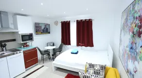 Classic Studio Lytham Up London - Image 2