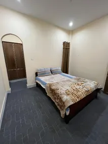 Chandi Hotel and Apartments - Image 4