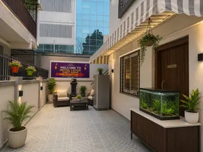 Hotel Lotus - Image 5