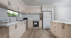 Spacious 4BR Family Home Near Garden City - Image 4
