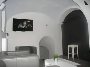 4 Rooms - Image 3