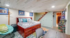 Beckley Studio w/ Private Hot Tub & Home Gym! - Image 3