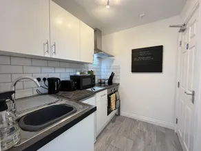 Modern 1 bed studios for comfy stay in Preston - Image 5