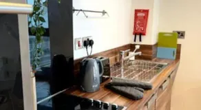 Lovely Stylish 2 bedroom serviced apartment in Sheffield FREE WiFi - Image 5