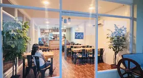 HearthStone Suite & Cafe - Image 5