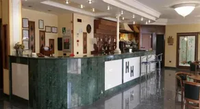 Hotel Holiday - Image 5