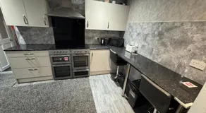 Waverley Beach Hotel - Image 2