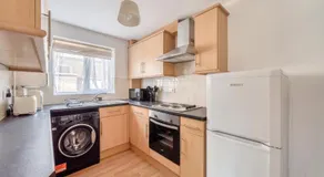 Stylish 2 Bed Apartment Parking - Oxford - Pass the Keys - Image 2