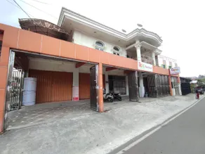 RedDoorz Syariah near Pasar Aur Kuning - Image 5