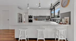 Bridge Beach House Central Barwon Heads Sleeps 12 Walk everywhere Modern beach house Disability Accessible - Image 3