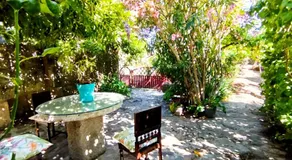 ROSA XVI - Garden Guest House - Image 3