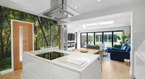 Stunning 6 Bed House with Games Room and Garden Near Pinewood -Iver - Image 4