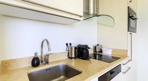Sea View Apartment with Private Secure Parking 1 - Image 5
