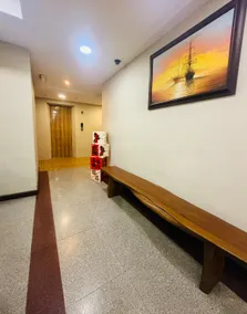 River Park Hotel - Image 4