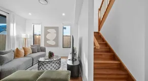 Comfortable 4 Bedroom Family Home with 3 Bathrooms and Air Conditioning - Image 4