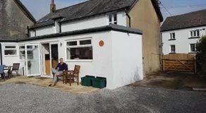 Brookside Cottage - Image 5