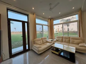Galaxy Aravali Farm
5 BHK with Pool, City skyline. - Image 5