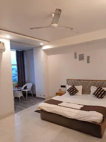 Hotel nsb square - Image 4