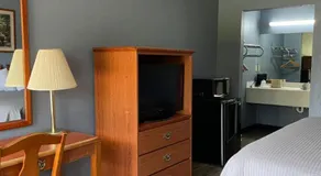 Deerfield Inn - Image 2