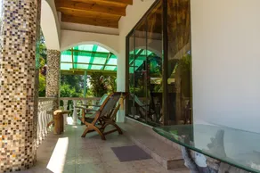 Linsen Self Catering Apartments - Image 2